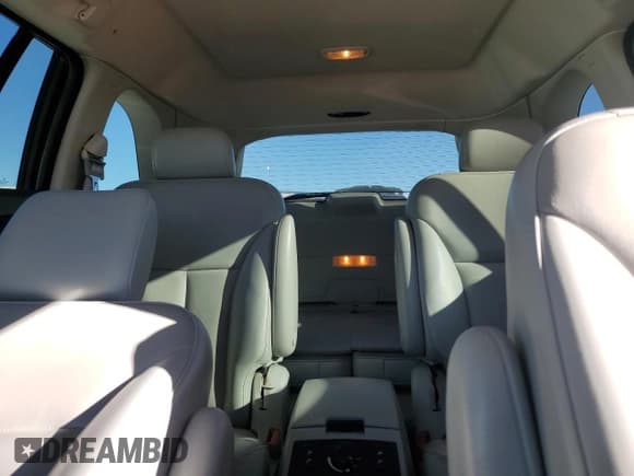 ✅ 2007 Chrysler Pacifica Touring • VIN: 2A8GF68XX7R244054 • Lot: 93741075. Listed on Copart with 130,976 mi. Free auction sales archive from the USA and detailed vehicle history report at DreamBid. Image 10.