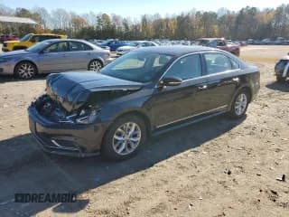 ✅ 2017 Volkswagen Passat S • VIN: 1VWAT7A36HC019706 • Лот: 91376975. Опубликован ранее на Copart с пробегом 226 550 миль. Бесплатный доступ к архиву аукционных продаж из США и подробный отчёт об истории автомобиля на DreamBid. Изображение 1.