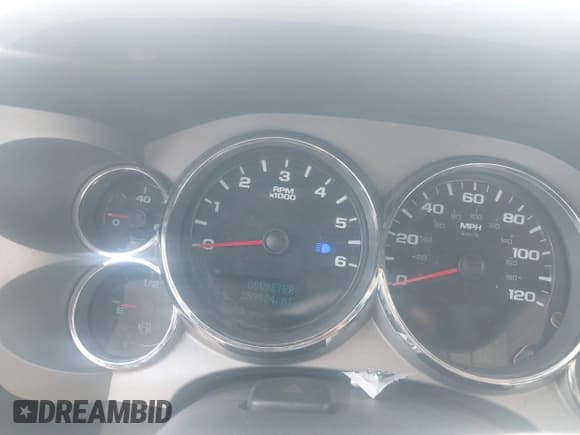 ✅ 2007 Chevrolet Silverado 2500HD Work Truck • VIN: 1GCHC29K57E516474 • Лот: 43119760. Опубликован ранее на IAAI с пробегом 359 924 миль. Бесплатный доступ к архиву аукционных продаж из США и подробный отчёт об истории автомобиля на DreamBid. Изображение 7.