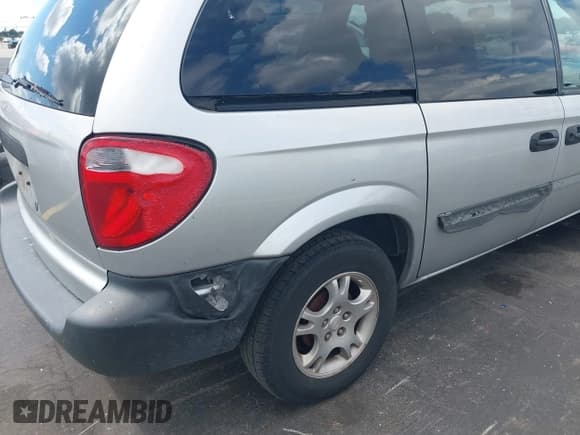 ✅ 2005 Dodge Caravan SE • VIN: 1D4GP25B75B142019 • Lot: 43391395. Wystawiony na IAAI z przebiegiem 66 986 mil. Bezpłatny archiwum sprzedaży aukcyjnych z USA i szczegółowy raport historii pojazdu na DreamBid. Zdjęcie 6.