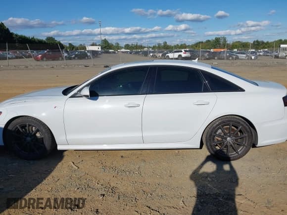 ✅ 2016 Audi A6 Premium Plus • VIN: WAUFGAFC2GN189967 • Лот: 43392395. Опубликован ранее на IAAI с пробегом 110 315 миль. Бесплатный доступ к архиву аукционных продаж из США и подробный отчёт об истории автомобиля на DreamBid. Изображение 14.