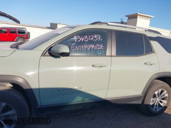✅ 2025 Chevrolet Equinox FWD LT • VIN: 3GNAXHEG8SL194018 • Лот: 43631237. Опубликован ранее на IAAI с пробегом 23 456 миль. Бесплатный доступ к архиву аукционных продаж из США и подробный отчёт об истории автомобиля на DreamBid. Изображение 14.
