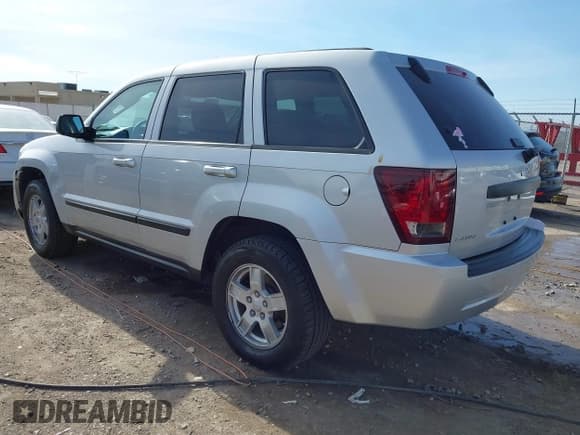 ✅ 2007 Jeep Grand Cherokee Laredo • VIN: 1J8GS48K87C663341 • Лот: 43636740. Опубликован ранее на IAAI с пробегом 198 156 миль. Бесплатный доступ к архиву аукционных продаж из США и подробный отчёт об истории автомобиля на DreamBid. Изображение 3.