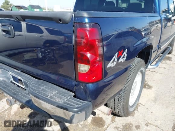 ✅ 2006 Chevrolet Silverado 1500 LT1 • VIN: 2GCEK13Z961264945 • Лот: 40487555. Опубликован ранее на IAAI с пробегом 242 649 миль. Бесплатный доступ к архиву аукционных продаж из США и подробный отчёт об истории автомобиля на DreamBid. Изображение 6.