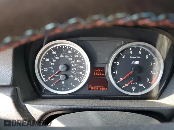 ✅ 2008 BMW 3 Series M3 • VIN: WBSVA93508E215982 • Lot: 80516645. Listed on Copart with 128,624 mi. Free auction sales archive from the USA and detailed vehicle history report at DreamBid. Image 9.