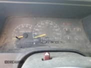 ✅ 1999 GMC Yukon • VIN: 1GKEK13R5XJ725991 • Lot: 71176784. Wystawiony na Copart z przebiegiem 245 481 mil. Bezpłatny archiwum sprzedaży aukcyjnych z USA i szczegółowy raport historii pojazdu na DreamBid. Zdjęcie 9.