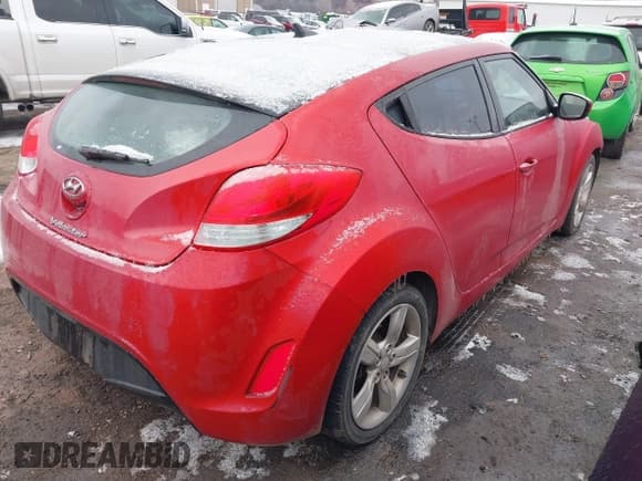 ✅ 2014 Hyundai Veloster • VIN: KMHTC6AD7EU195907 • Lot: 41548595. Wystawiony na IAAI z przebiegiem 106 349 mil. Bezpłatny archiwum sprzedaży aukcyjnych z USA i szczegółowy raport historii pojazdu na DreamBid. Zdjęcie 4.