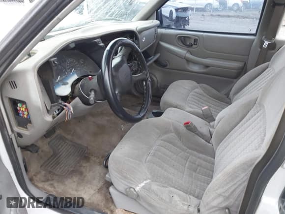 ✅ 2002 Chevrolet S-10 • VIN: 1GCCS19WX28188728 • Лот: 42337500. Опубликован ранее на IAAI с пробегом 305 227 миль. Бесплатный доступ к архиву аукционных продаж из США и подробный отчёт об истории автомобиля на DreamBid. Изображение 5.