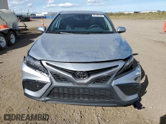 2022 Toyota Camry SE with VIN 4T1S11AK0NU681638, listed as a Copart auction lot 85186735 with 61,375 mi miles and Salvage title. Bid and sale history available at DreamBid. Image 5.