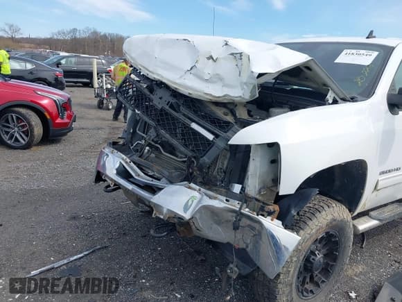 ✅ 2014 Chevrolet Silverado 2500HD LT • VIN: 1GC1KXE83EF156026 • Lot: 41830549. Listed on IAAI with 96,619 mi. Free auction sales archive from the USA and detailed vehicle history report at DreamBid. Image 6.