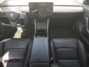 ✅ 2018 Tesla Model 3 Long Range Battery • VIN: 5YJ3E1EB0JF092373 • Lot: 60244095. Wystawiony na Copart z przebiegiem Nie podano. Bezpłatny archiwum sprzedaży aukcyjnych z USA i szczegółowy raport historii pojazdu na DreamBid. Zdjęcie 8.