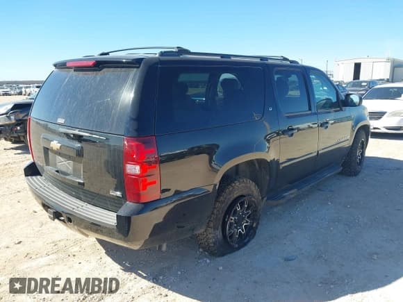 ✅ 2008 Chevrolet Suburban 3LT • VIN: 3GNFC16088G207846 • Lot: 41483605. Listed on IAAI with 184,709 mi. Free auction sales archive from the USA and detailed vehicle history report at DreamBid. Image 4.