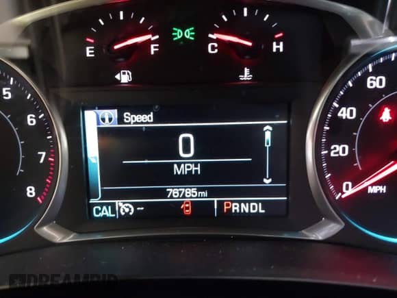 2019 Chevrolet Traverse LT Cloth z VIN 1GNEVGKW1KJ298306, wystawiony jako IAAI lot #43302460 z przebiegiem 76 785 mil mil oraz . Historia ofert i sprzedaży dostępna na DreamBid. Obrazek 15.