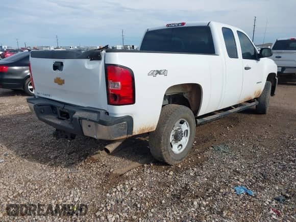 ✅ 2013 Chevrolet Silverado 2500HD Work Truck • VIN: 1GC2KVCG2DZ345864 • Lot: 42743214. Wystawiony na IAAI z przebiegiem 242 608 mil. Bezpłatny archiwum sprzedaży aukcyjnych z USA i szczegółowy raport historii pojazdu na DreamBid. Zdjęcie 4.