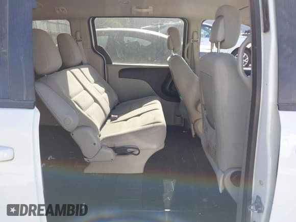 ✅ 2017 Dodge Grand Caravan SE • VIN: 2C4RDGBG2HR612880 • Lot: 43218794. Wystawiony na IAAI z przebiegiem 132 005 mil. Bezpłatny archiwum sprzedaży aukcyjnych z USA i szczegółowy raport historii pojazdu na DreamBid. Zdjęcie 8.