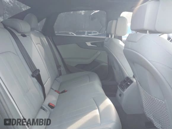 ✅ 2018 Audi A4 • VIN: WAUFNBF40JA131472 • Lot: 41617519. Wystawiony na IAAI z przebiegiem 55 794 mil. Bezpłatny archiwum sprzedaży aukcyjnych z USA i szczegółowy raport historii pojazdu na DreamBid. Zdjęcie 8.