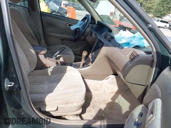 ✅ 2000 Toyota Camry CE • VIN: 4T1BG22K1YU674074 • Лот: 43432384. Опубликован ранее на IAAI с пробегом 281 449 миль. Бесплатный доступ к архиву аукционных продаж из США и подробный отчёт об истории автомобиля на DreamBid. Изображение 5.