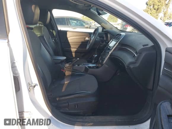 2016 Chevrolet Malibu LT z VIN 1G11C5SA1GF122302, wystawiony jako IAAI lot #43632990 z przebiegiem 125 478 mil mil oraz . Historia ofert i sprzedaży dostępna na DreamBid. Obrazek 5.