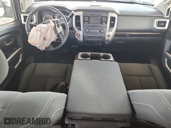 ✅ 2017 Nissan Titan S • VIN: 1N6AA1EK4HN531330 • Lot: 71627485. Listed on Copart with 147,290 mi. Free auction sales archive from the USA and detailed vehicle history report at DreamBid. Image 8.