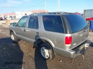 ✅ 1998 Chevrolet Blazer • VIN: 1GNDT13W7WK179219 • Lot: 41173648. Wystawiony na IAAI z przebiegiem 247 164 mil. Bezpłatny archiwum sprzedaży aukcyjnych z USA i szczegółowy raport historii pojazdu na DreamBid. Zdjęcie 3.