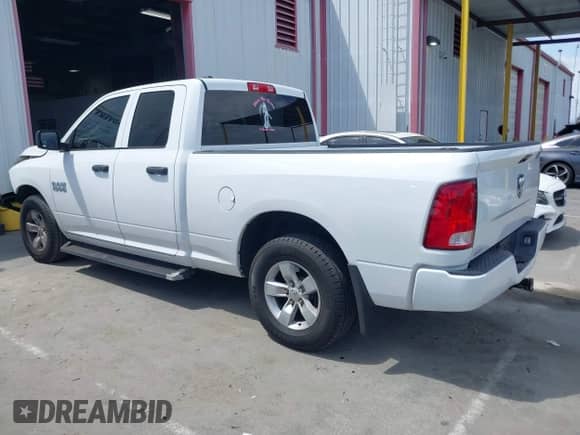 2018 Ram 1500 Tradesman z VIN 1C6RR6FG8JS166266, wystawiony jako IAAI lot #42128397 z przebiegiem 76 106 mil mil oraz . Historia ofert i sprzedaży dostępna na DreamBid. Obrazek 3.
