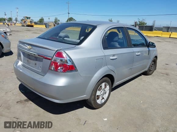 ✅ 2010 Chevrolet Aveo 1LT • VIN: KL1TD5DE6AB106518 • Lot: 42922731. Listed on IAAI with 179,166 mi. Free auction sales archive from the USA and detailed vehicle history report at DreamBid. Image 4.