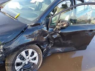 ✅ 2022 Toyota Corolla LE • VIN: 5YFEPMAE0NP340880 • Lot: 43512636. Listed on IAAI with 108,046 mi. Free auction sales archive from the USA and detailed vehicle history report at DreamBid. Image 6.