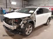 ✅ 2015 Toyota Highlander XLE • VIN: 5TDJKRFH8FS208200 • Лот: 43395142. Опубликован ранее на IAAI с пробегом 264 131 миль. Бесплатный доступ к архиву аукционных продаж из США и подробный отчёт об истории автомобиля на DreamBid. Изображение 17.