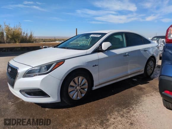 ✅ 2017 Hyundai Sonata SE • VIN: KMHE24L10HA050328 • Лот: 83826225. Опубликован ранее на Copart с пробегом 124 716 миль. Бесплатный доступ к архиву аукционных продаж из США и подробный отчёт об истории автомобиля на DreamBid. Изображение 1.