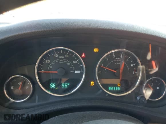 ✅ 2013 Jeep Wrangler Sport • VIN: 1C4AJWAG2DL634074 • Лот: 89543035. Опубликован ранее на Copart с пробегом 82 336 миль. Бесплатный доступ к архиву аукционных продаж из США и подробный отчёт об истории автомобиля на DreamBid. Изображение 9.