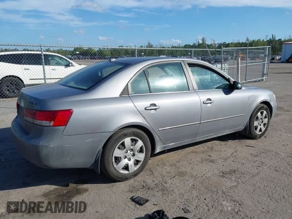 ✅ 2008 Hyundai Sonata GLS • VIN: 5NPET46C38H323155 • Лот: 41418052. Опубликован ранее на IAAI с пробегом 205 239 миль. Бесплатный доступ к архиву аукционных продаж из США и подробный отчёт об истории автомобиля на DreamBid. Изображение 4.