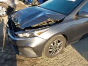 ✅ 2023 Kia Forte LXS • VIN: 3KPF24AD9PE652758 • Lot: 41818079. Wystawiony na IAAI z przebiegiem 57 120 mil. Bezpłatny archiwum sprzedaży aukcyjnych z USA i szczegółowy raport historii pojazdu na DreamBid. Zdjęcie 17.