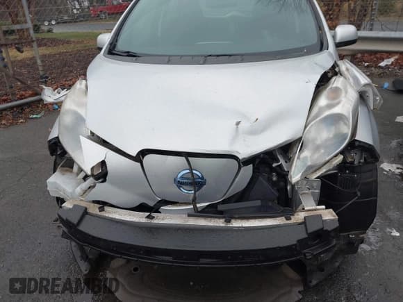 ✅ 2013 Nissan LEAF SL • VIN: 1N4AZ0CP2DC425071 • Lot: 43839630. Listed on IAAI with 87,823 mi. Free auction sales archive from the USA and detailed vehicle history report at DreamBid. Image 6.