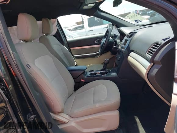 ✅ 2018 Ford Explorer • VIN: 1FM5K7B85JGB55613 • Lot: 42537143. Wystawiony na IAAI z przebiegiem 251 972 mil. Bezpłatny archiwum sprzedaży aukcyjnych z USA i szczegółowy raport historii pojazdu na DreamBid. Zdjęcie 5.