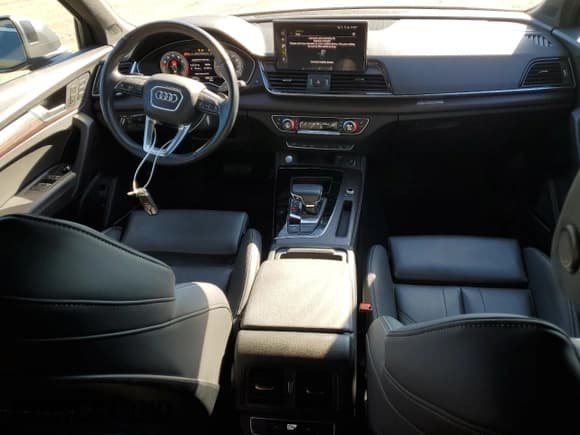 ✅ 2022 Audi Q5 Sportback S line Premium Plus • VIN: WA15AAFY1N2124001 • Lot: 92029655. Listed on Copart with 27,727 mi. Free auction sales archive from the USA and detailed vehicle history report at DreamBid. Image 8.