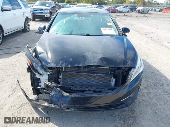 ✅ 2017 Hyundai Sonata SE • VIN: 5NPE24AF8HH577111 • Lot: 43372290. Listed on IAAI with 94,581 mi. Free auction sales archive from the USA and detailed vehicle history report at DreamBid. Image 13.