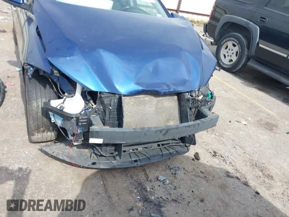 ✅ 2017 Hyundai Elantra SE • VIN: 5NPD84LF5HH097924 • Lot: 42887013. Listed on IAAI with 84,156 mi. Free auction sales archive from the USA and detailed vehicle history report at DreamBid. Image 6.