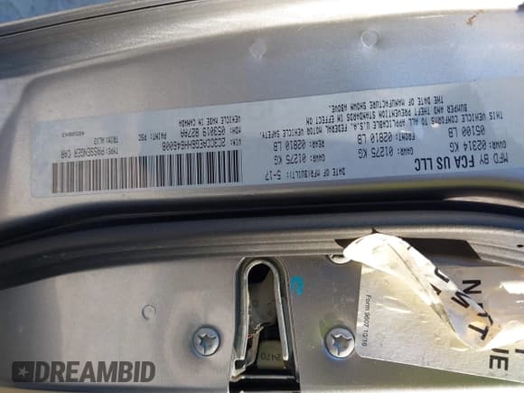 ✅ 2017 Chrysler 300 C • VIN: 2C3CCAEG6HH646008 • Lot: 43705163. Wystawiony na IAAI z przebiegiem 142 191 mil. Bezpłatny archiwum sprzedaży aukcyjnych z USA i szczegółowy raport historii pojazdu na DreamBid. Zdjęcie 9.