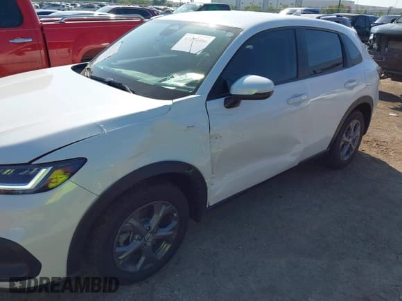 ✅ 2026 Honda HR-V LX • VIN: 3CZRZ2H39TM706922 • Lot: 43294406. Listed on IAAI with 420 mi. Free auction sales archive from the USA and detailed vehicle history report at DreamBid. Image 6.