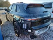 ✅ 2019 Porsche Cayenne S • VIN: WP1AB2AY8KDA61461 • Lot: 62084135. Wystawiony na Copart z przebiegiem 100 915 mil. Bezpłatny archiwum sprzedaży aukcyjnych z USA i szczegółowy raport historii pojazdu na DreamBid. Zdjęcie 2.