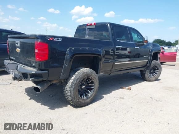 ✅ 2015 Chevrolet Silverado 2500HD LTZ • VIN: 1GC1KWE81FF510217 • Lot: 42779386. Listed on IAAI with Not provided. Free auction sales archive from the USA and detailed vehicle history report at DreamBid. Image 4.