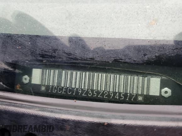 ✅ 2005 Chevrolet Silverado 1500 LS • VIN: 1GCEC19Z35Z294517 • Лот: 90684555. Опубликован ранее на Copart с пробегом 214 131 миль. Бесплатный доступ к архиву аукционных продаж из США и подробный отчёт об истории автомобиля на DreamBid. Изображение 12.