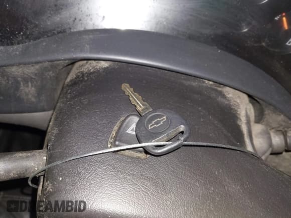 ✅ 2006 Chevrolet Silverado 2500HD LT1 • VIN: 1GCHK29UX6E263400 • Lot: 43512984. Wystawiony na IAAI z przebiegiem 185 395 mil. Bezpłatny archiwum sprzedaży aukcyjnych z USA i szczegółowy raport historii pojazdu na DreamBid. Zdjęcie 11.