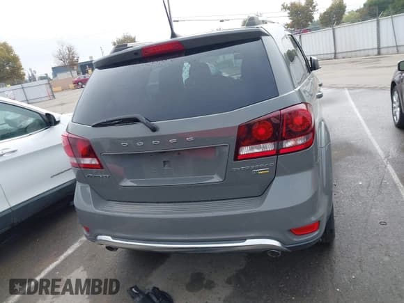 ✅ 2019 Dodge Journey Crossroad • VIN: 3C4PDCGG2KT717755 • Lot: 43470810. Wystawiony na IAAI z przebiegiem 63 352 mil. Bezpłatny archiwum sprzedaży aukcyjnych z USA i szczegółowy raport historii pojazdu na DreamBid. Zdjęcie 16.