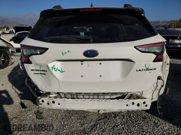 ✅ 2020 Subaru Outback Limited • VIN: 4S4BTANC4L3260585 • Lot: 90147325. Listed on Copart with 68,995 mi. Free auction sales archive from the USA and detailed vehicle history report at DreamBid. Image 6.