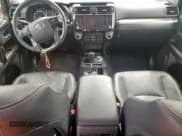 ✅ 2021 Toyota 4Runner Nightshade • VIN: JTEJU5JR6M5861299 • Lot: 84965575. Wystawiony na Copart z przebiegiem 52 780 mil. Bezpłatny archiwum sprzedaży aukcyjnych z USA i szczegółowy raport historii pojazdu na DreamBid. Zdjęcie 8.