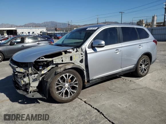 ✅ 2016 Mitsubishi Outlander SE • VIN: JA4AD3A31GZ000401 • Lot: 85419255. Listed on Copart with 193,011 mi. Free auction sales archive from the USA and detailed vehicle history report at DreamBid. Image 1.