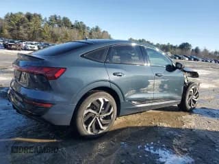 ✅ 2024 Audi Q8 e-tron Sportback S line Premium Plus • VIN: WA1CAAGE6RB060619 • Лот: 85869304. Опубликован ранее на Copart с пробегом 1 210 миль. Бесплатный доступ к архиву аукционных продаж из США и подробный отчёт об истории автомобиля на DreamBid. Изображение 3.