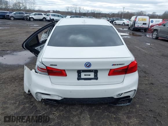 ✅ 2018 BMW 5 Series M550i xDrive • VIN: WBAJB9C56JB035929 • Lot: 41732048. Listed on IAAI with 87,896 mi. Free auction sales archive from the USA and detailed vehicle history report at DreamBid. Image 15.