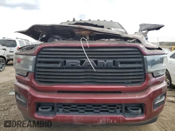 ✅ 2020 Ram 3500 Laramie • VIN: 3C63R3EL4LG246922 • Lot: 76959424. Wystawiony na Copart z przebiegiem Nie podano. Bezpłatny archiwum sprzedaży aukcyjnych z USA i szczegółowy raport historii pojazdu na DreamBid. Zdjęcie 5.